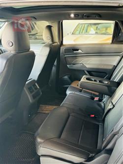 ڤۆڵکسواگن ئەتڵەس کرۆس سپۆرت